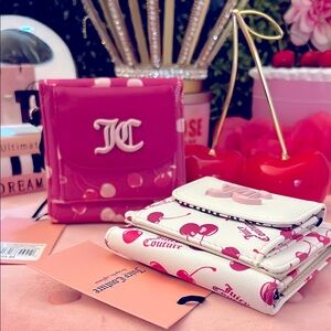 🩷🍒Juicy Couture cherry on top wallet